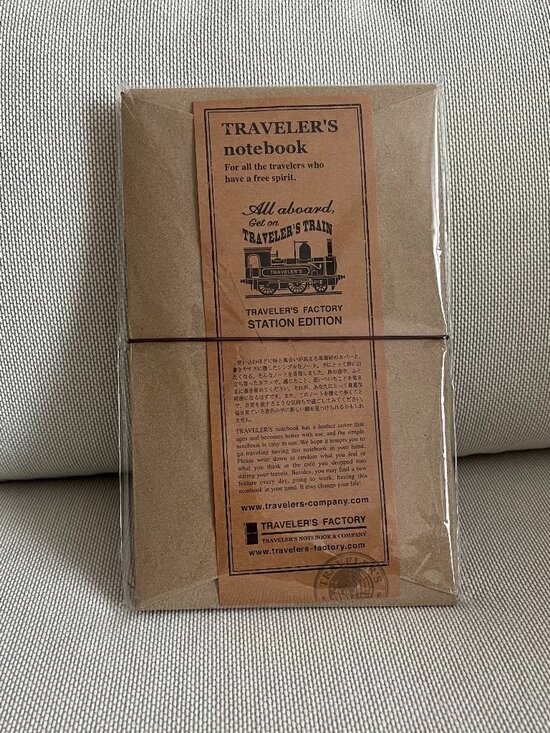 Traveler's Notebook Starter Kit Regular Size Tokyo Station Limited Edition - Picture 1 of 5